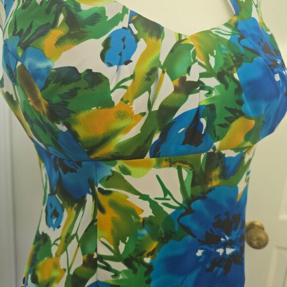 Ronni Nicole Slim Fitting Bust Accentuating Blue/Green Floral Summer Dress Sz 12 - Picture 4 of 10